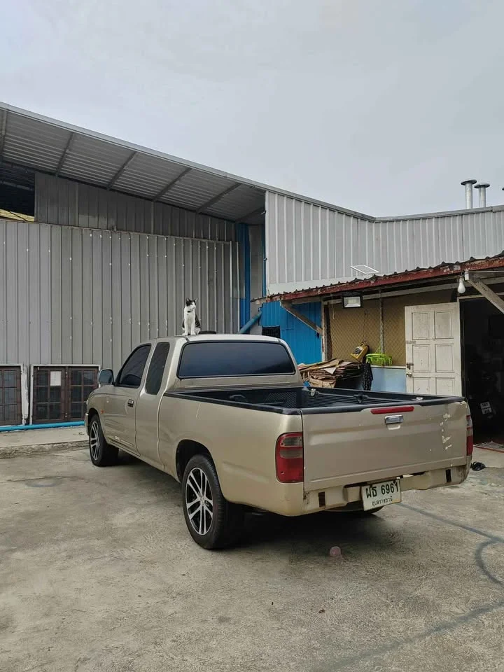 2002 Toyota Hilux Tiger VI 3