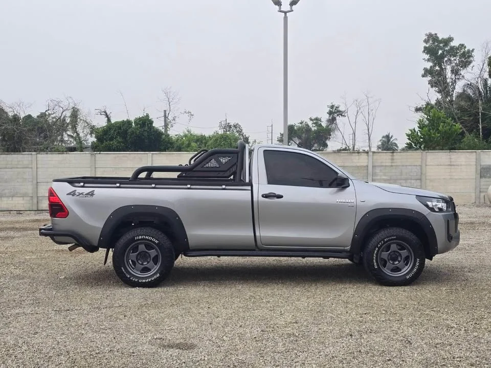 2022 Toyota Hilux VIII 3