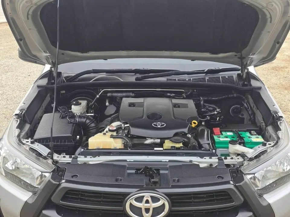 2022 Toyota Hilux VIII 2