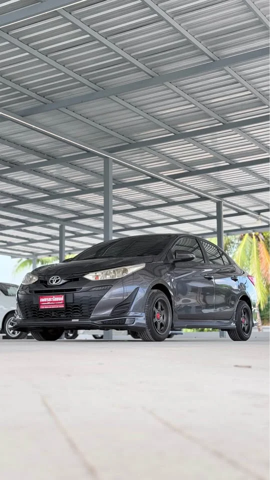 2017 Toyota Yaris ATIV III 3