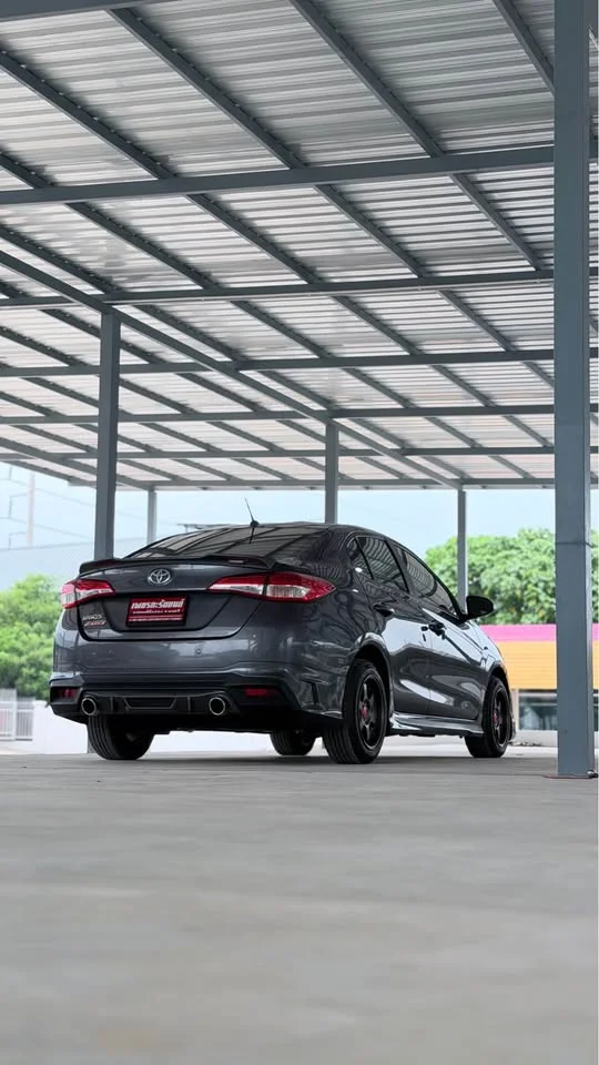 2017 Toyota Yaris ATIV III 3