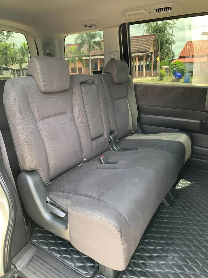 2012 Honda Stepwgn IV 2
