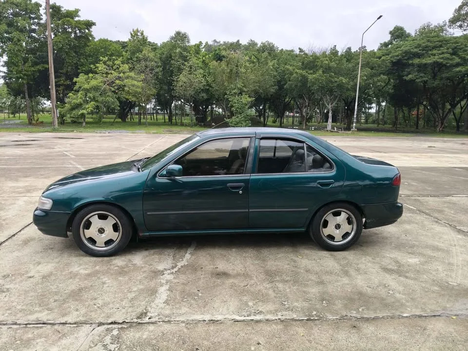 1995 Nissan Sunny IV 2