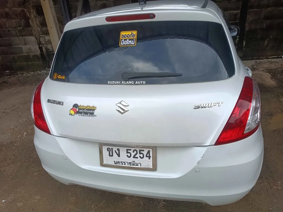 2013 Suzuki Swift II 3