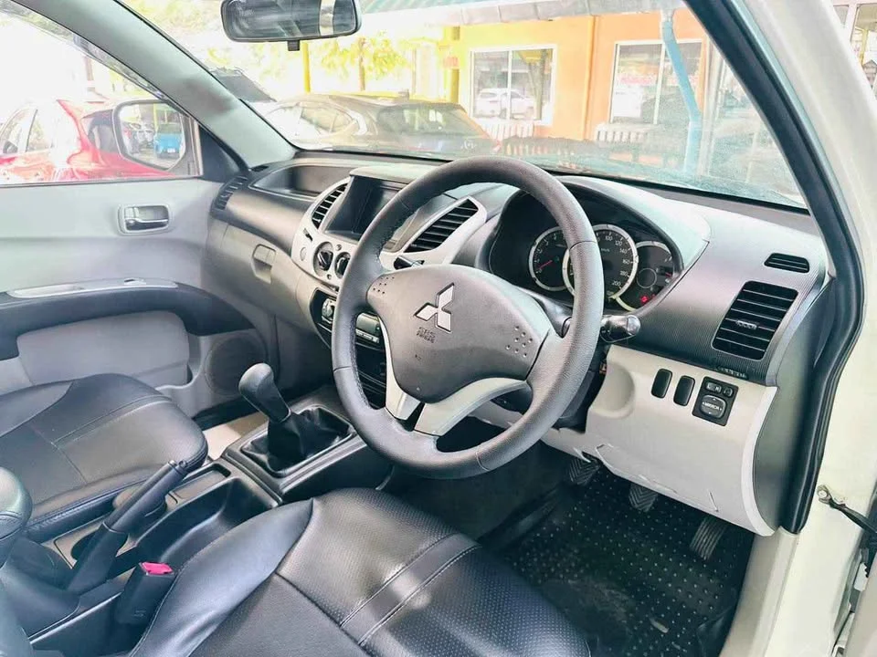 2012 Mitsubishi Triton IV 3