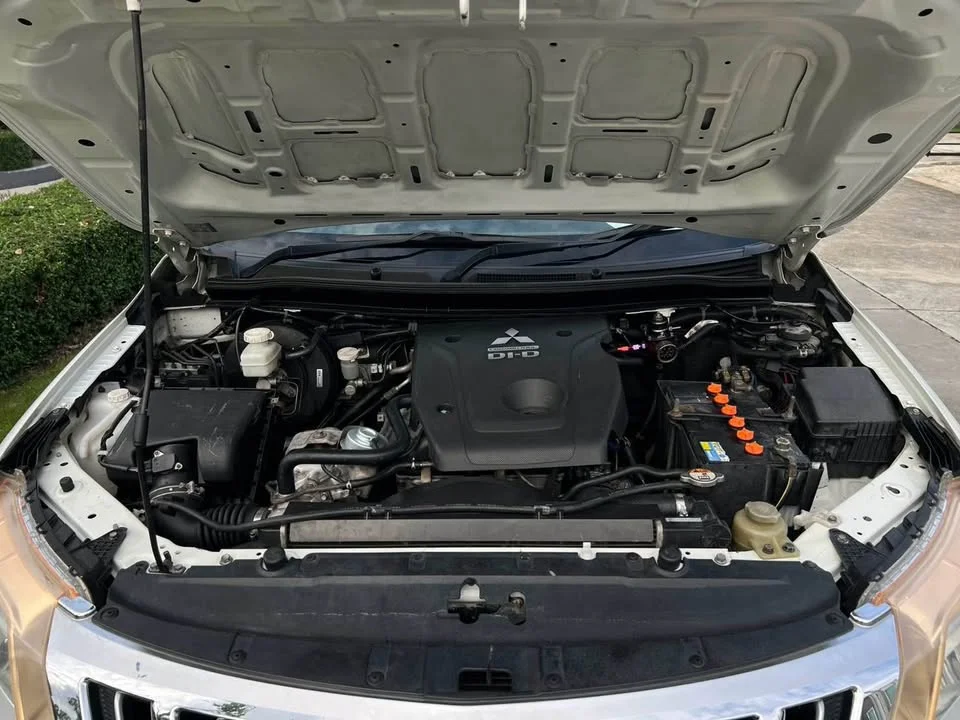 2015 Mitsubishi Triton V 3