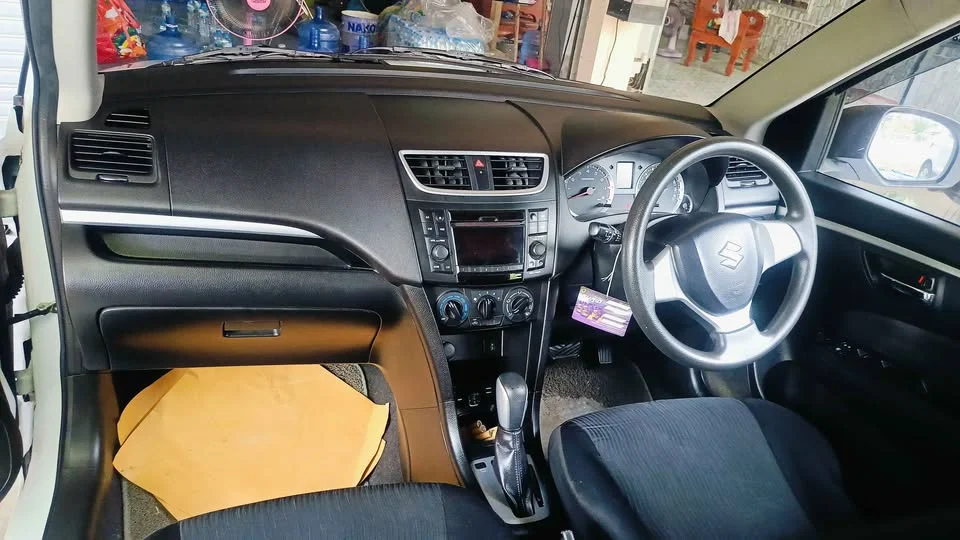 2012 Suzuki Swift II 3