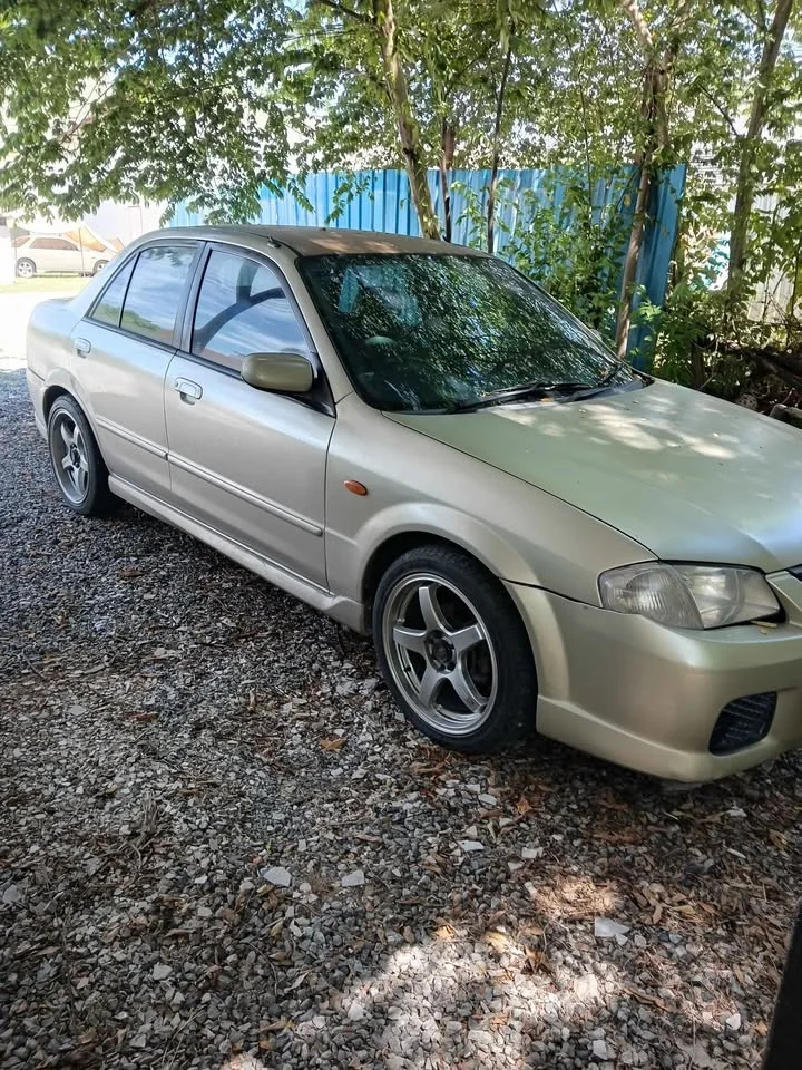 2002 Mazda 323 VIII 3
