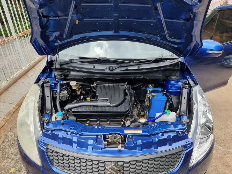2013 Suzuki Swift II 2