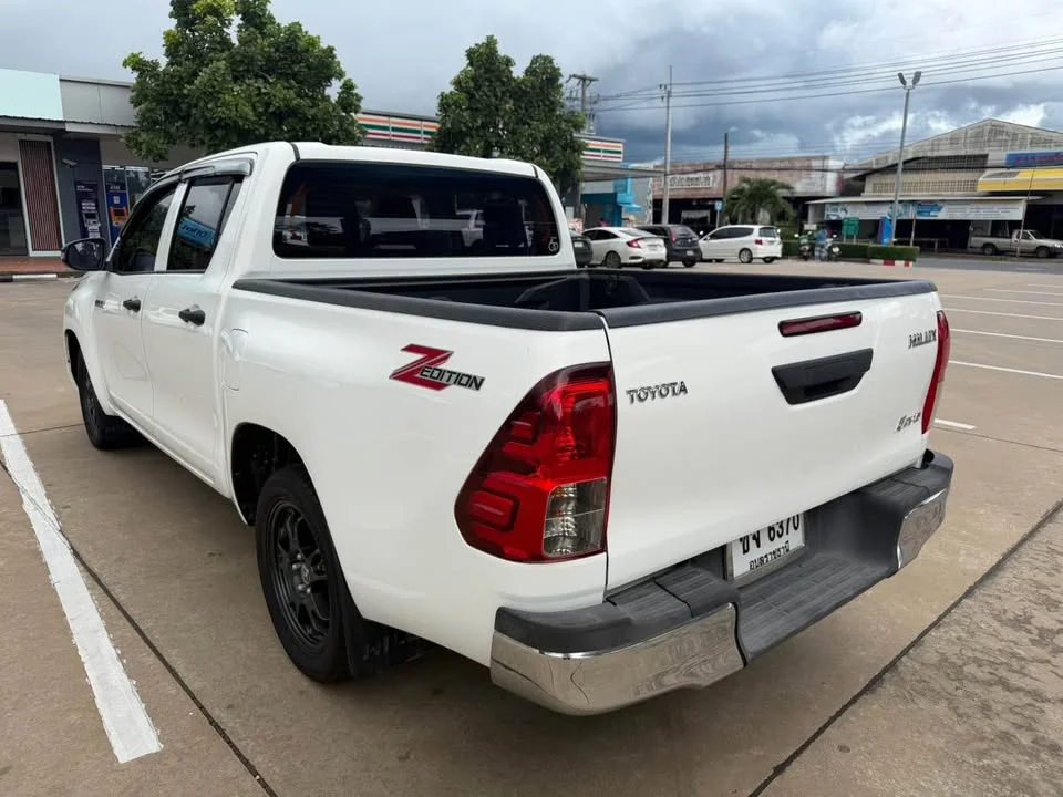 2022 Toyota Hilux VIII 3