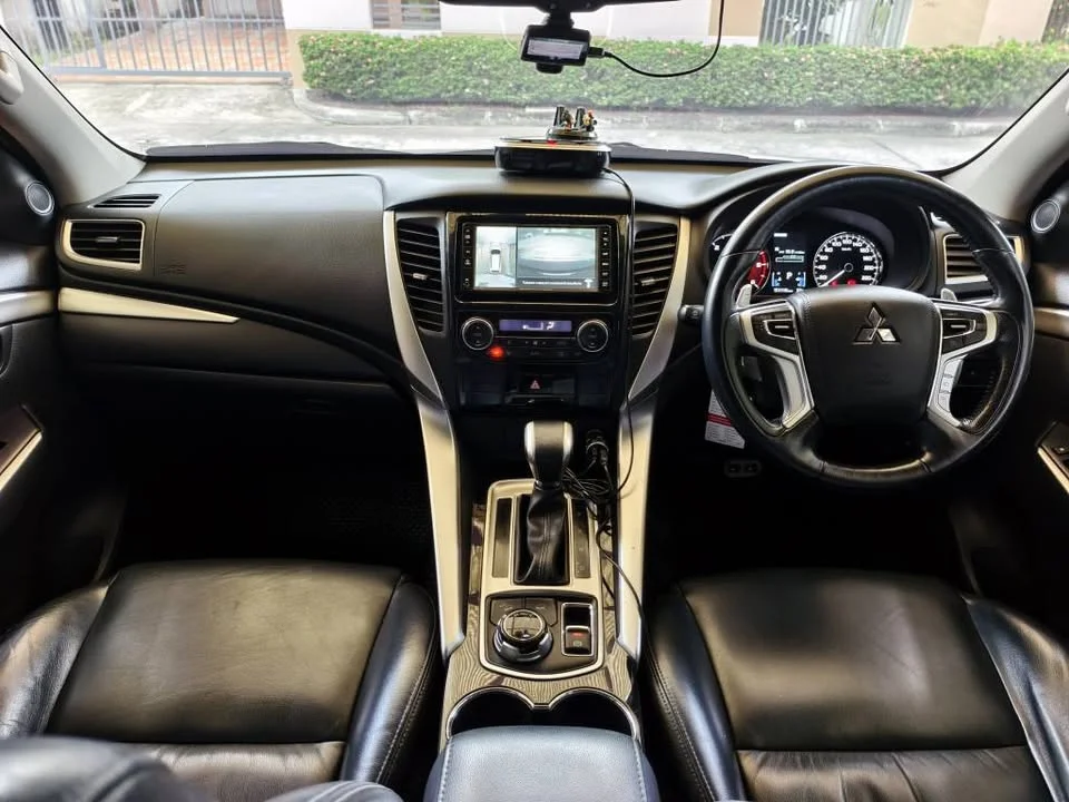 2015 Mitsubishi Pajero Sport III 2