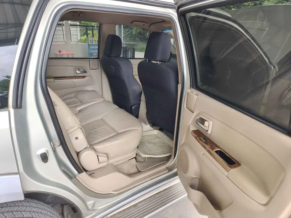 2008 Isuzu MU-7 2