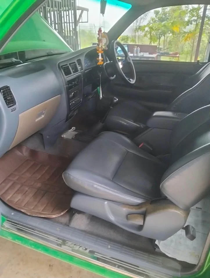 2004 Toyota Hilux Tiger VI 3