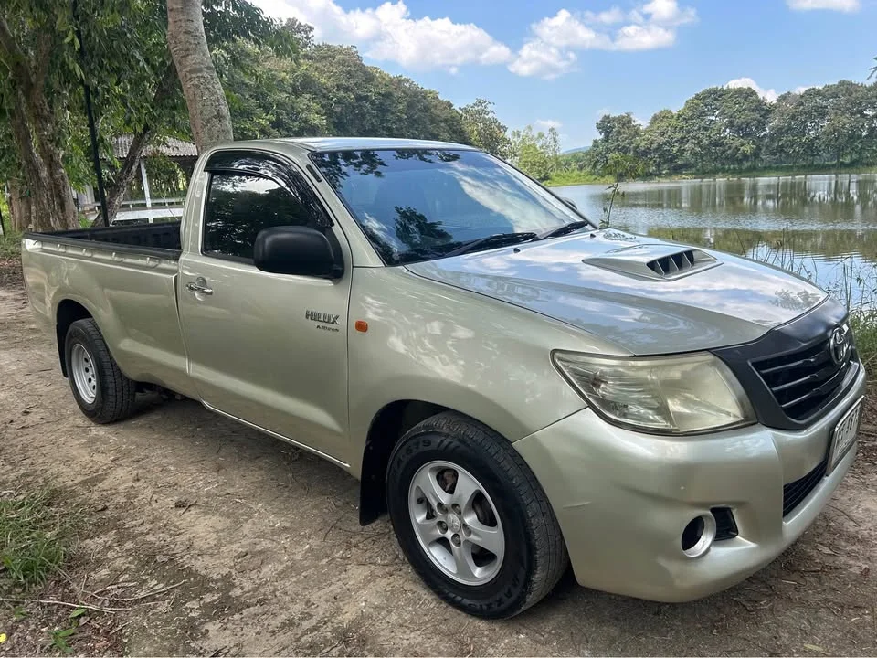 2013 Toyota Hilux VII 2