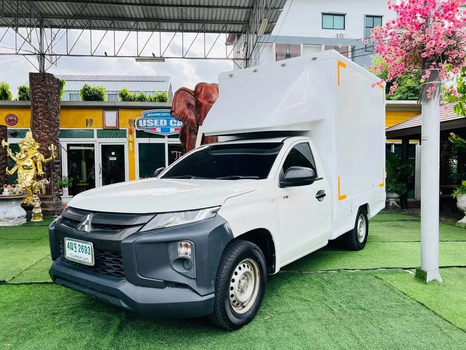2022 Mitsubishi Triton V 2