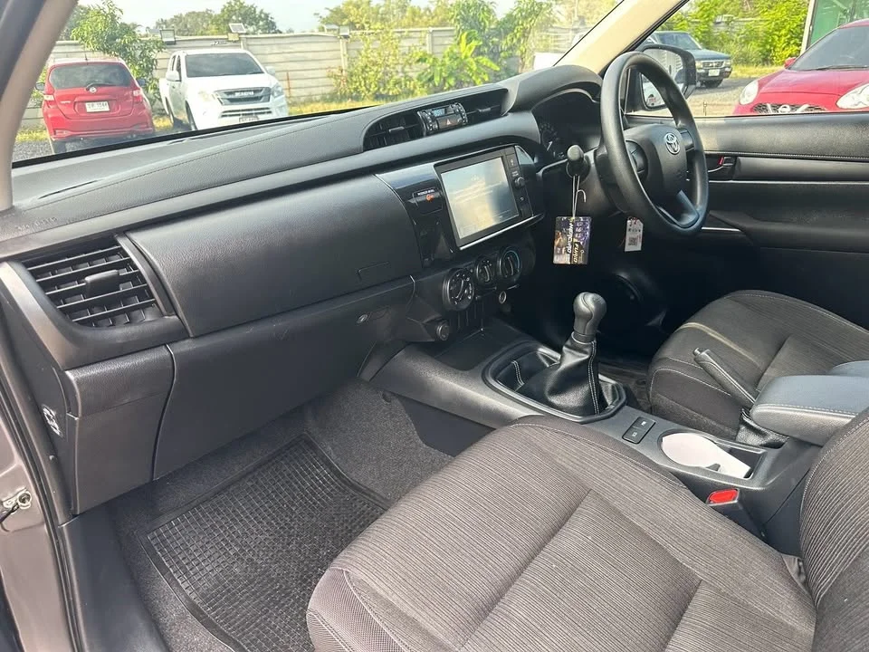 2023 Toyota Hilux VIII 2