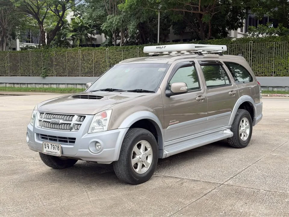 2006 Isuzu MU-7 3