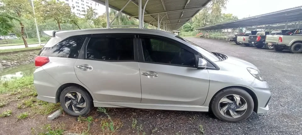 2015 Honda Mobilio II 3