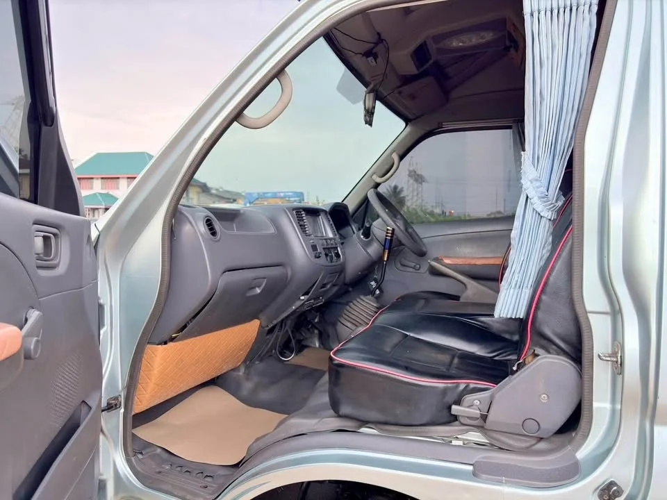 2003 Nissan Urvan V (E25) 2