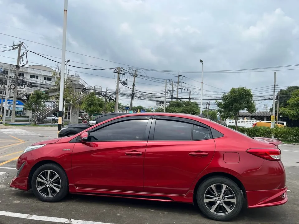 2017 Toyota Yaris ATIV III 2