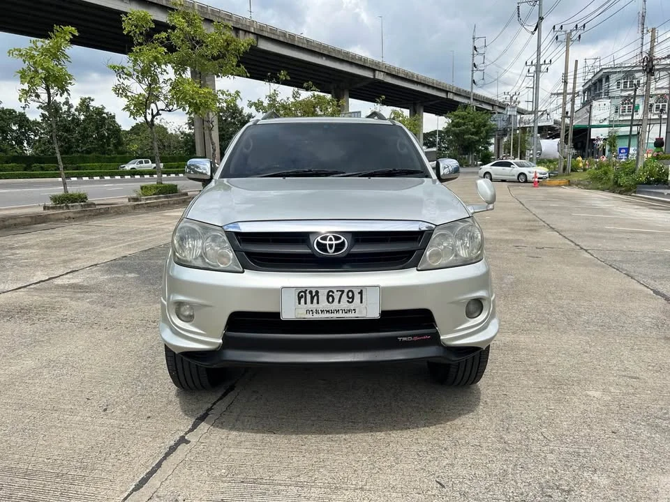 2005 Toyota Fortuner I 2