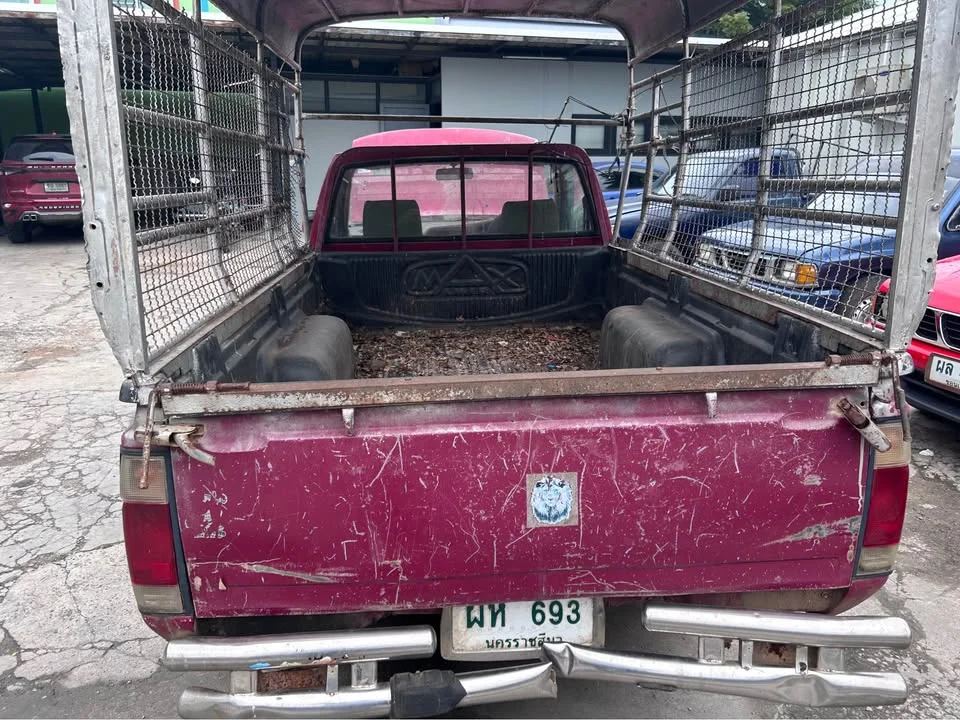 2005 Nissan Frontier I 3