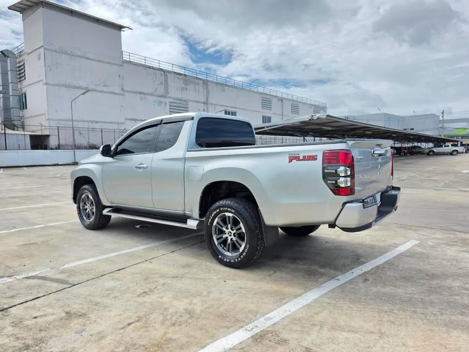 2018 Mitsubishi Triton V 3