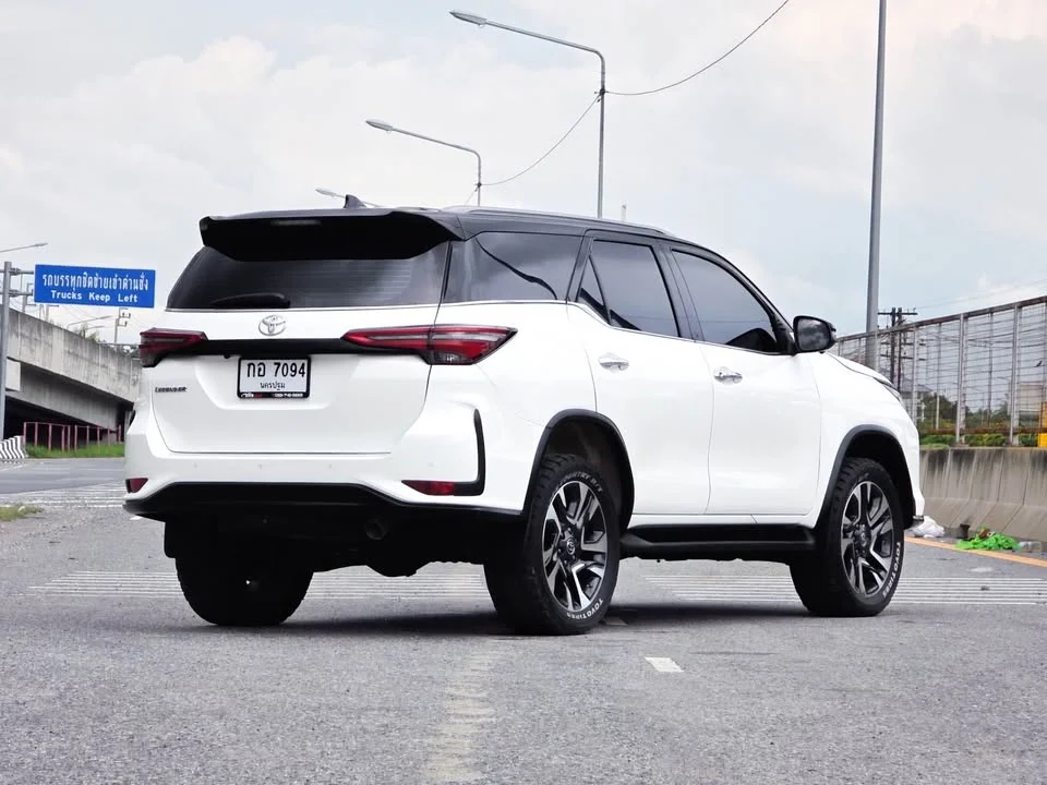 2024 Toyota Fortuner II 2