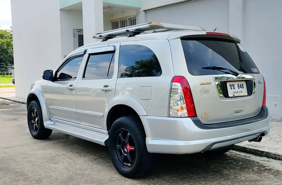2007 Isuzu MU-7 3