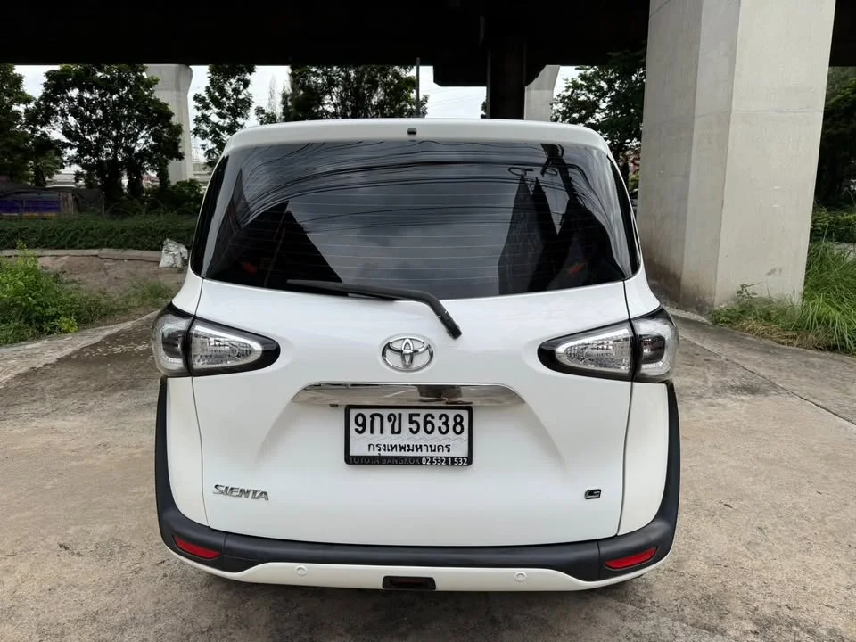 2019 Toyota Sienta II 3
