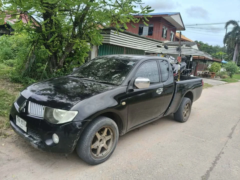 2027 Mitsubishi Triton IV 3