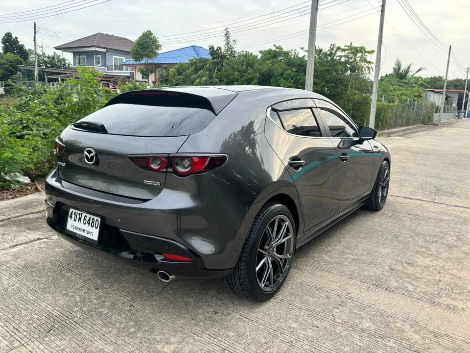 2019 Mazda 3 IV 2