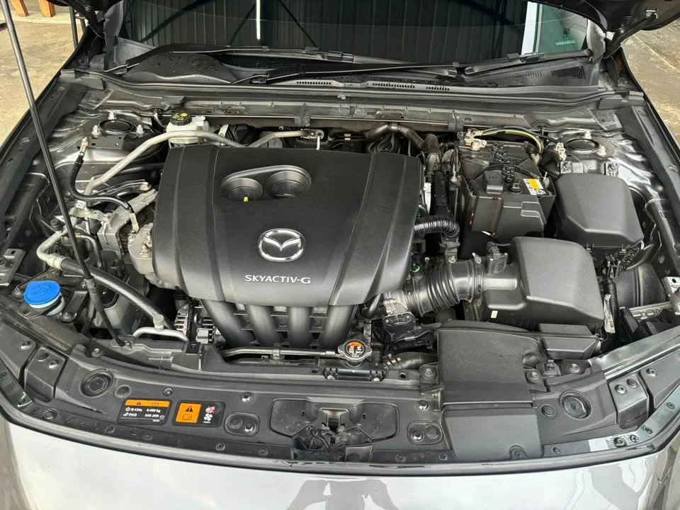 2019 Mazda 3 IV 3