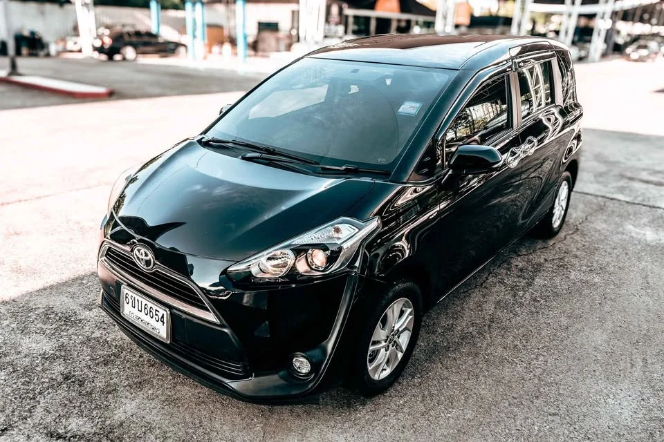 2018 Toyota Sienta II 3