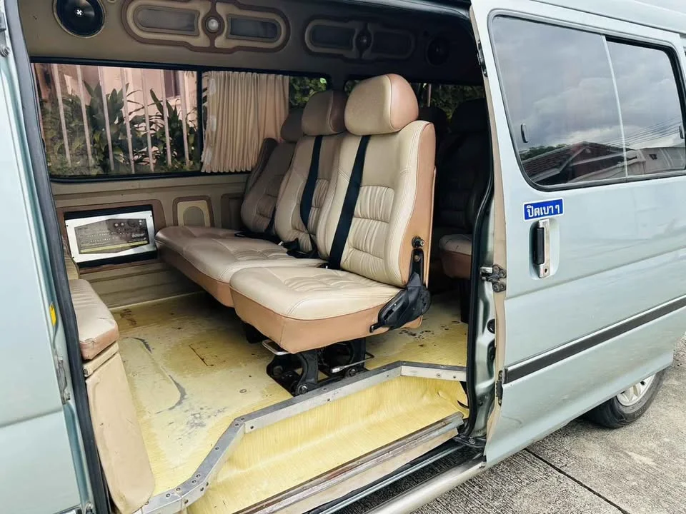 2004 Toyota Commuter IV (H100) 3