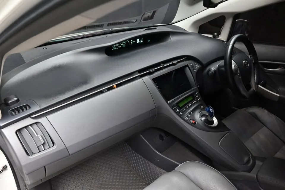 2011 Toyota Prius III 3