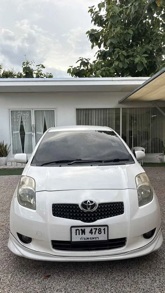 2007 Toyota Yaris II 2