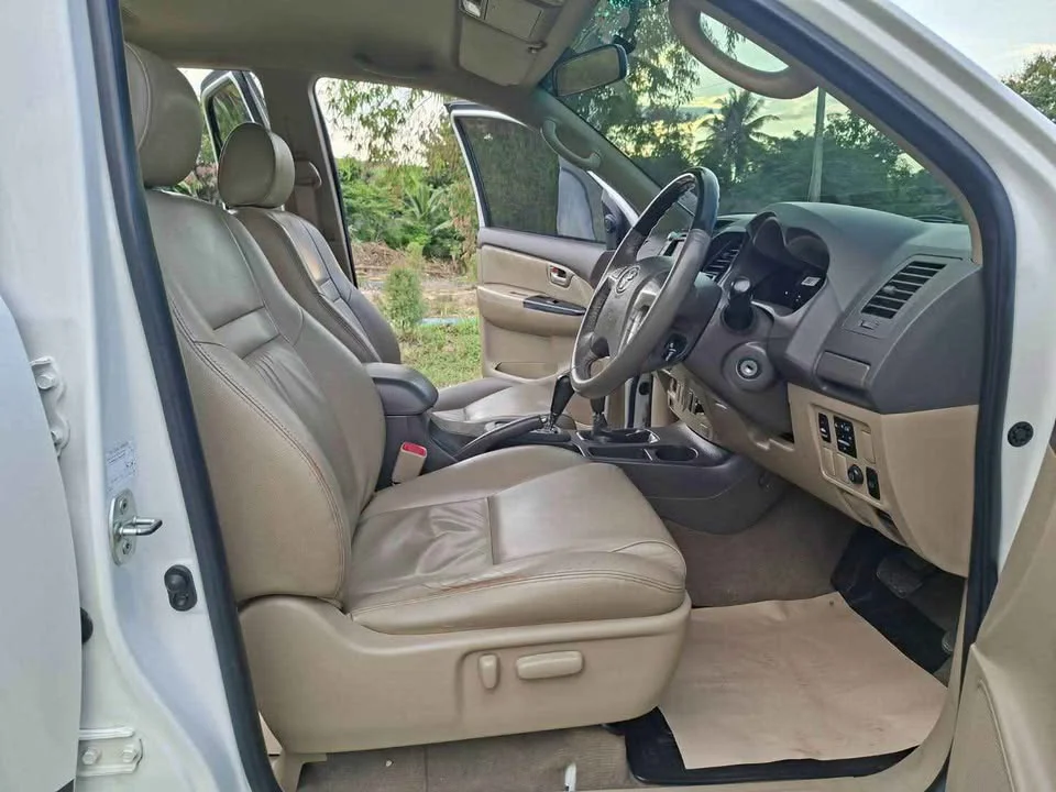 2013 Toyota Fortuner I 2