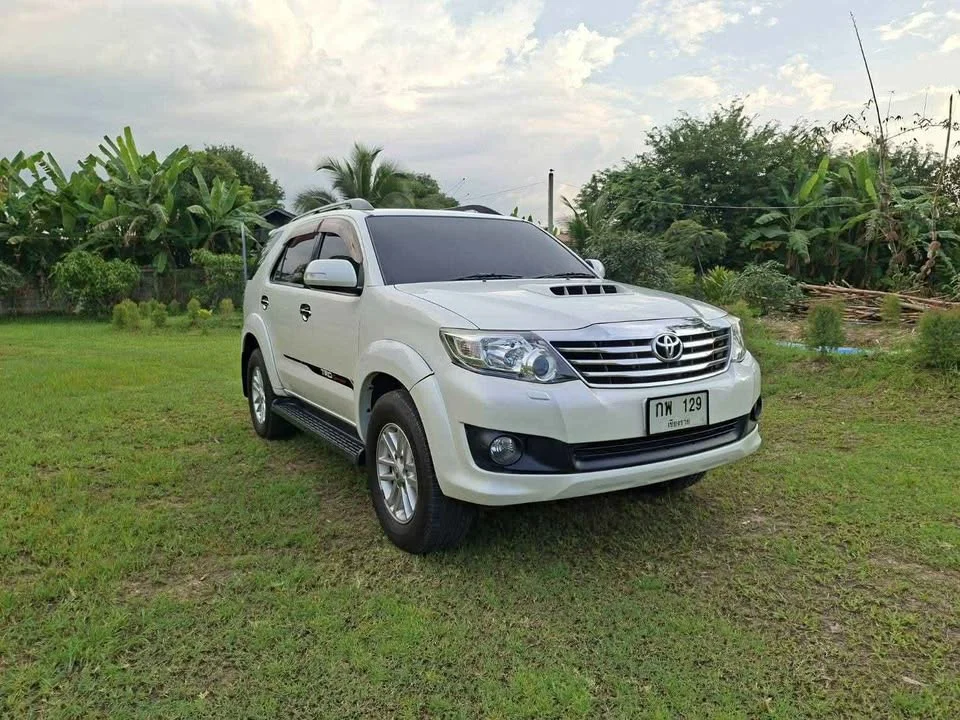 2013 Toyota Fortuner I 3