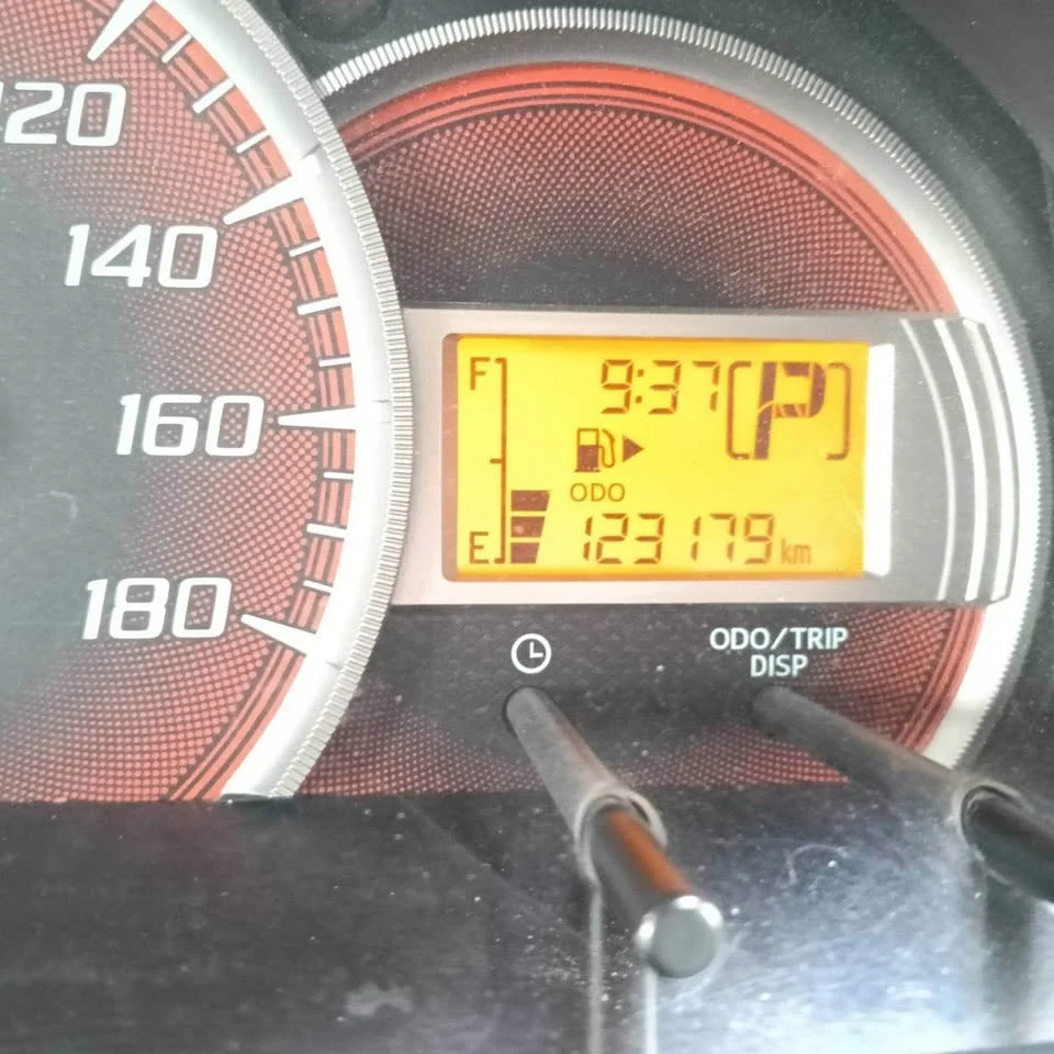 2013 Toyota Avanza II 2