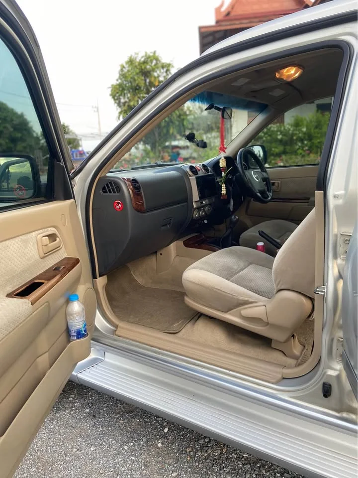 2006 Isuzu MU-7 2