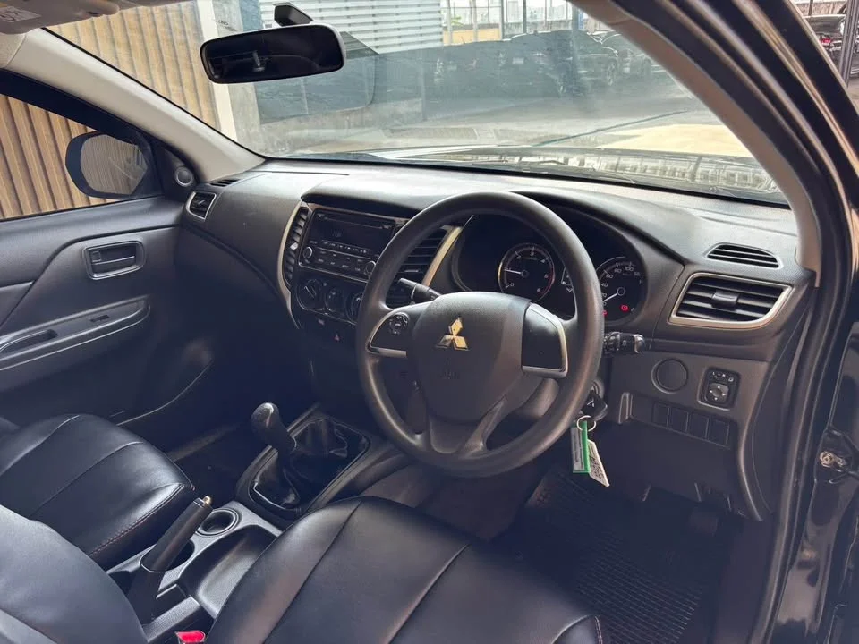 2022 Mitsubishi Triton V 3