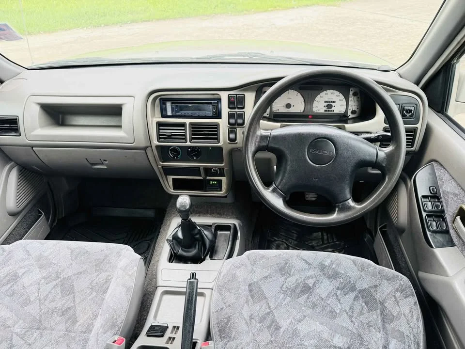 2002 Isuzu Faster Dragon Eyes III 2