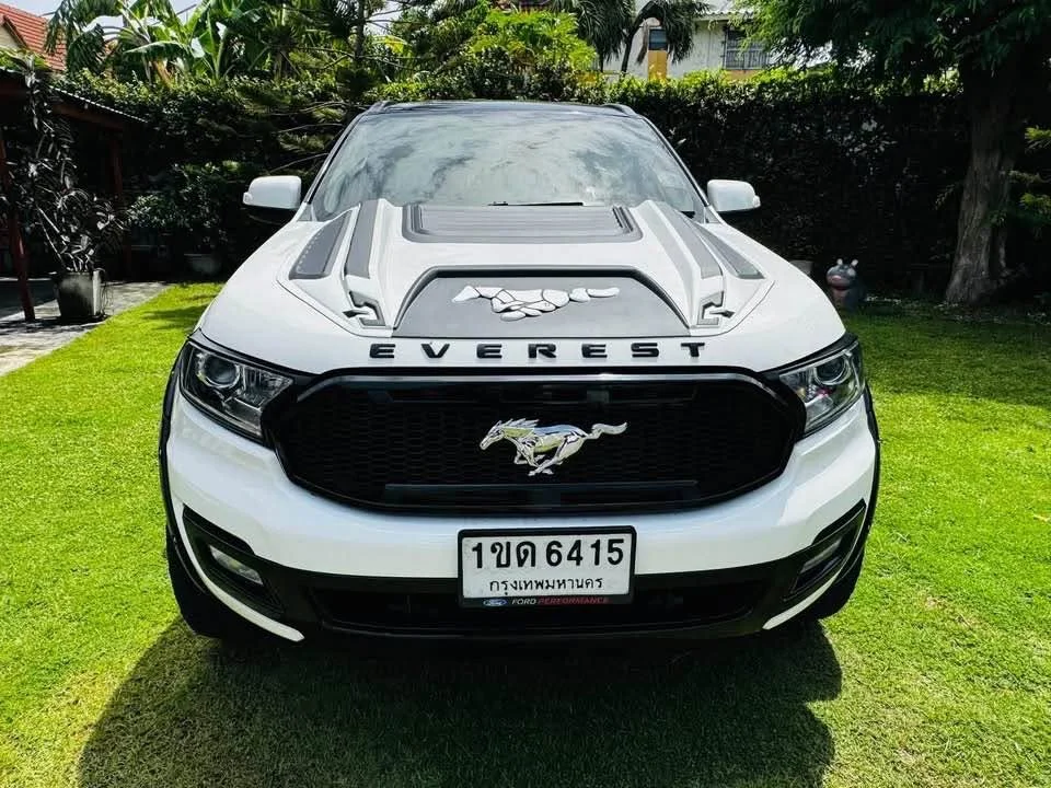 2019 Ford Everest II 2