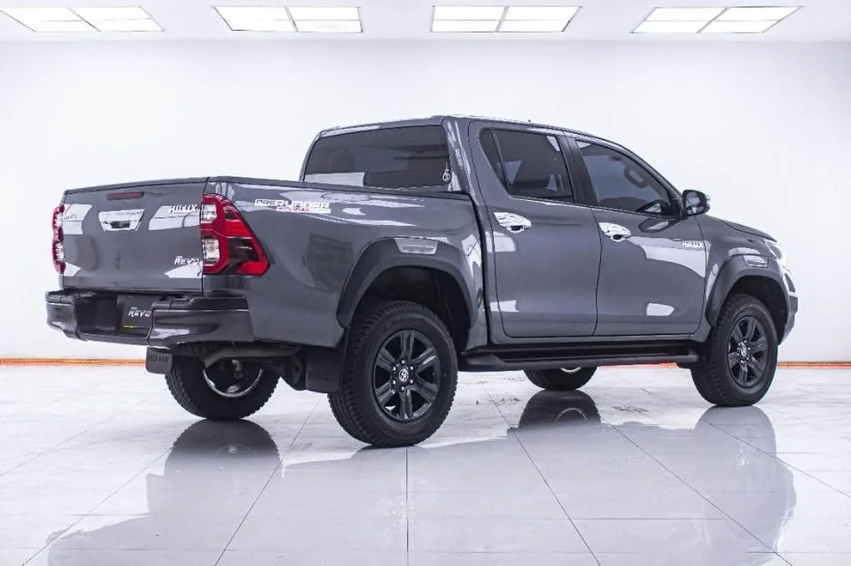 2023 Toyota Hilux VIII 2