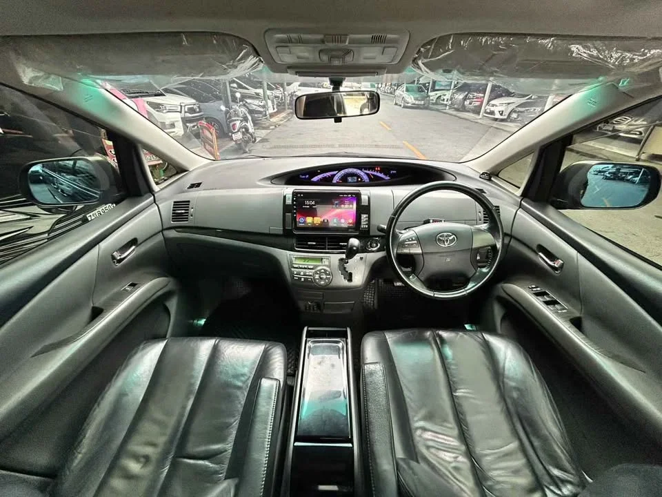 2012 Toyota Estima III 2
