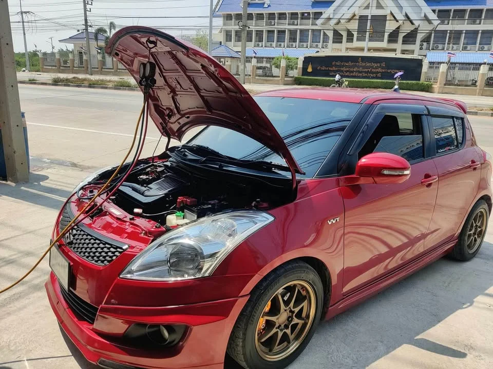 2013 Suzuki Swift II 3