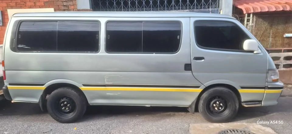 Toyota Commuter IV (H100) 2