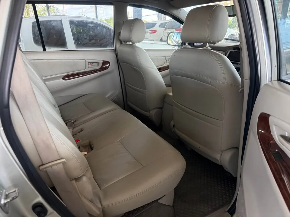 2011 Toyota Innova I 3