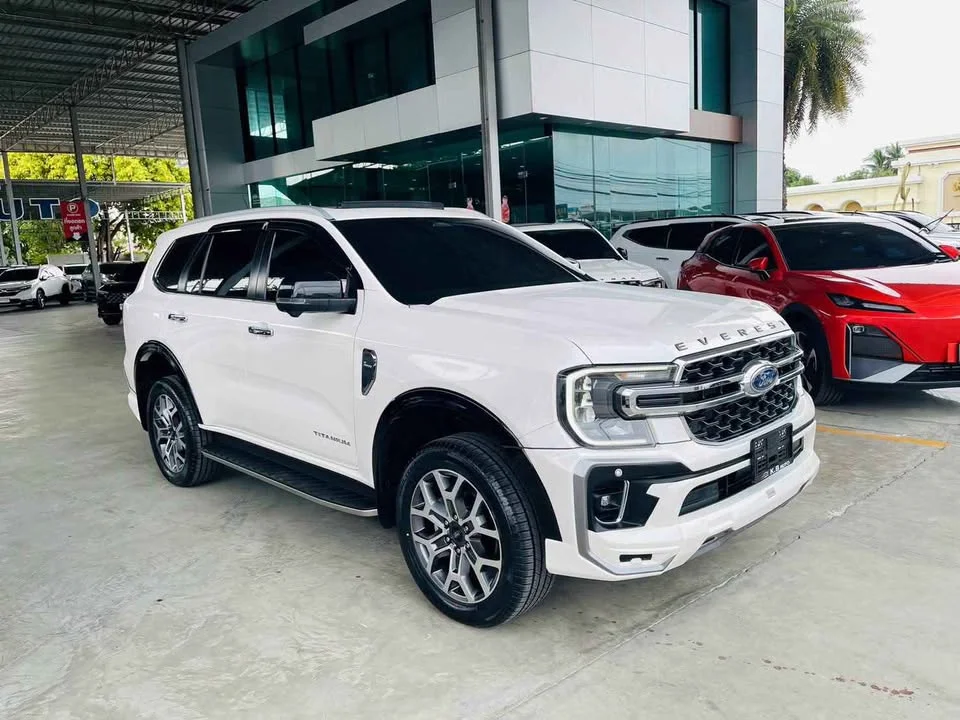 2023 Ford Everest III 3
